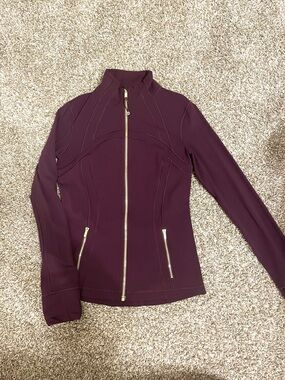 Lululemon Define Jacket Size 8 - Black Plum With Gold Zippers